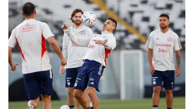 La Roja enfrenta a Paraguay esta noche, a las 21:30 hrs, en el Estadio Monumental.