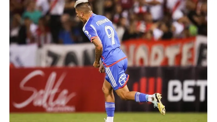Leandro Fernández marcó un golazo de tiro libre ante River Plate