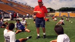 Alexis Sánchez elige a Nelson Acosta como el DT número 1 de su carrera