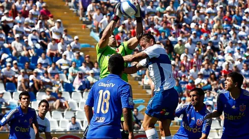 El ex jugador de la Universidad Católica anunció su retiro del fútbol