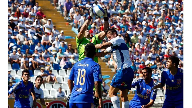 El ex jugador de la Universidad Católica anunció su retiro del fútbol