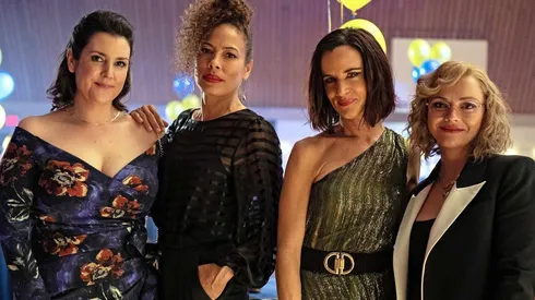 El elenco adulto de Yellowjackets.