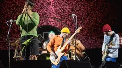 Red Hot Chili Peppers en acción.