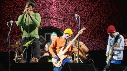 Red Hot Chili Peppers en acción.