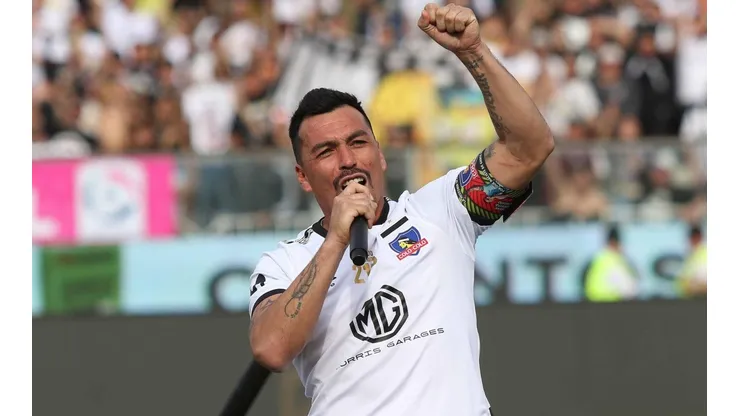 Esteban Paredes dio a conocer a los invitados para su jornada de despedida del fútbol.