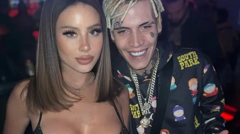 Marcianeke junto a Ignacia Michelson.