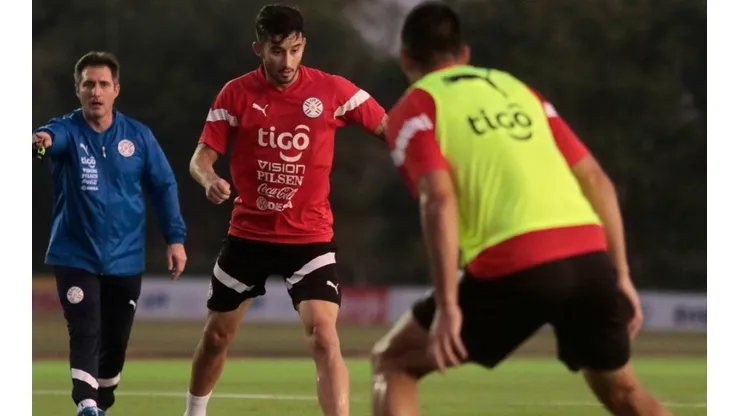 La selección de Paraguay sigue preparando su encuentro ante la Roja.
