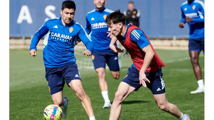 Tomás Alarcón (a la izquierda de la foto) busca tener continuidad en el Zaragoza
