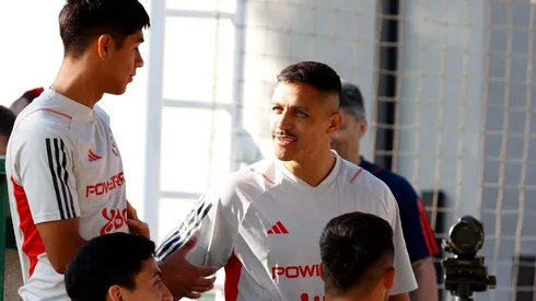 El saludo de Darío Osorio con Alexis Sánchez en la Roja.