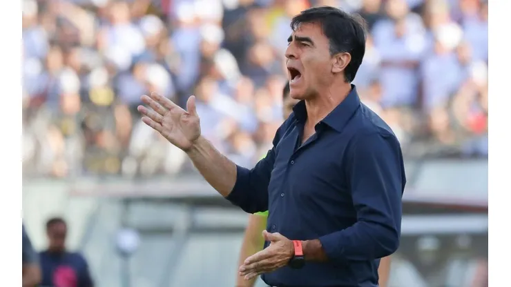 Quinteros ya sabe si podrá dirigir o no ante Universidad Católica.