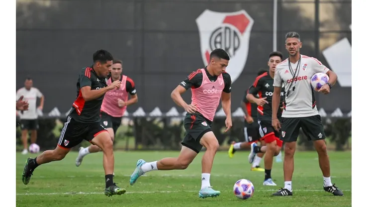 Los argentinos trabajan en un plantel alternativo para enfrentar a la U.