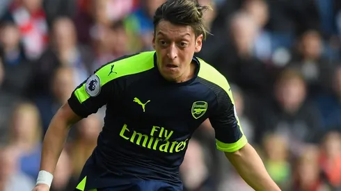 Mesut Özil convirtió un golazo jugando para el Arsenal en 2016.