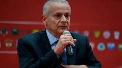 Javier Castrilli le cae con todo a Francisco Gilabert.