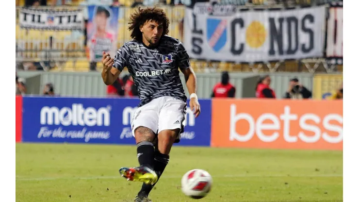 Histórico de Colo Colo cree que ni siquiera Maxi Falcón puede sacar del letargo a la zaga alba.