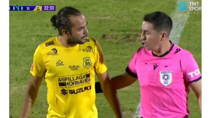 Mathías Vidangossy tuvo un partido para el olvido en San Luis ante San Marcos de Arica