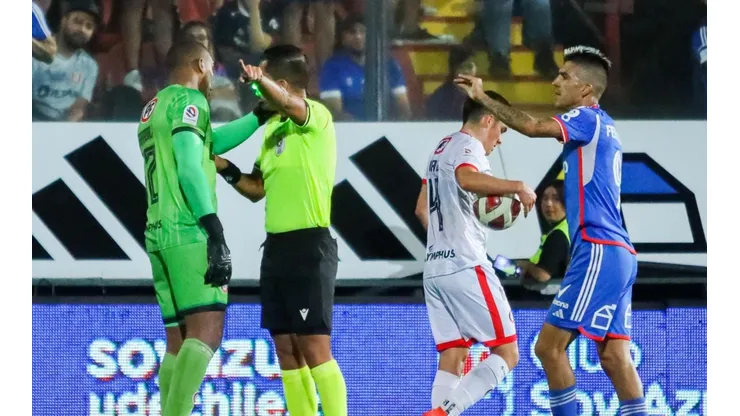 Leandro Fernández acumula cuatro tarjetas amarillas en el torneo.