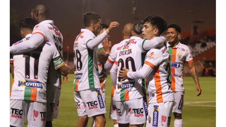 Cobresal se puso en ventaja ante Colo Colo en El Salvador