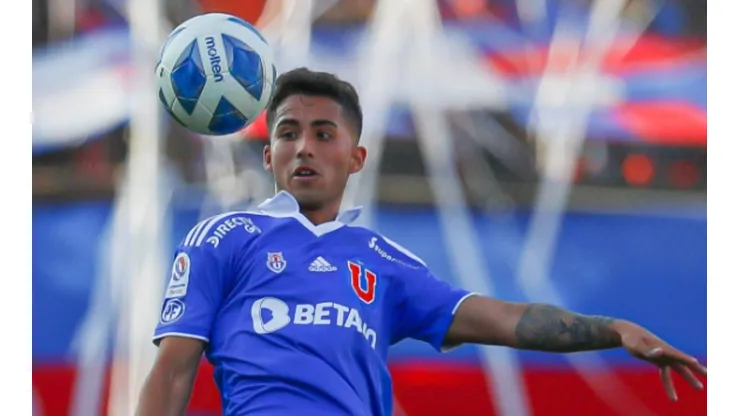 Lucas Assadi no es titular en la U y César Vaccia explica su suplencia