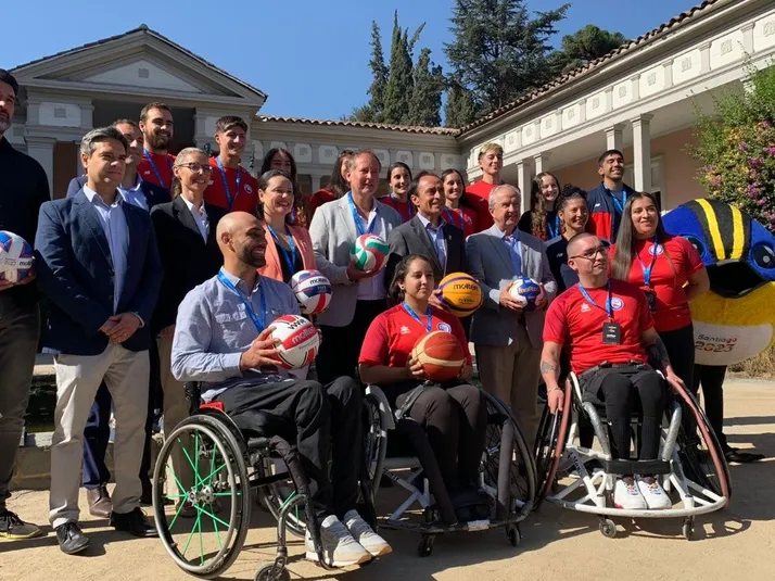 Con la presencia del nuevo ministro del Deporte se anunciaron los balones oficiales de Santiago 2023