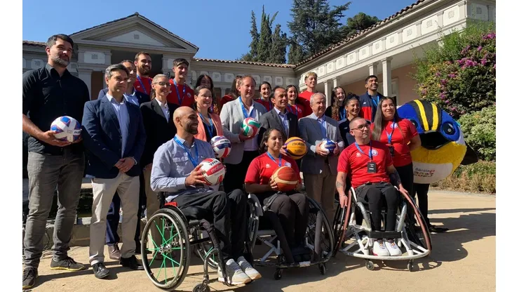 Se presentaron los balones oficiales de Santiago 2023