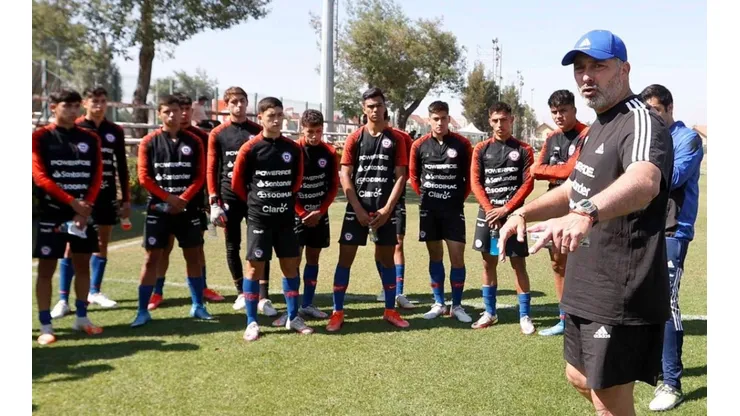 El DT de La Roja Sub 17 confirmó nómina para el Sudamericano de Ecuador