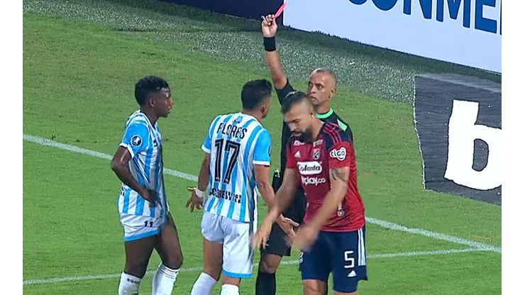 Felipe Flores se ganó una insólita expulsión en Copa Libertadores.