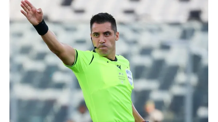 Tobar aprobó el arbitraje de Garay.