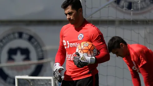 El portero asegura que el jugador de la U, al menos, merece un llamado.