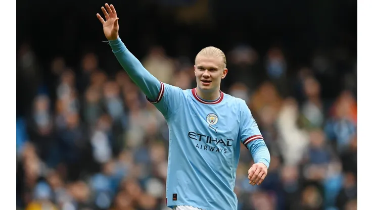 Erling Haaland defiende actualmente la camiseta del Manchester City