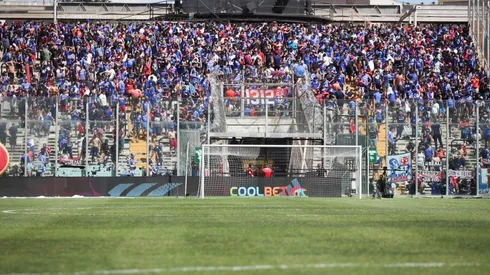 Los hinchas de la U ya están en el Estadio Monumental