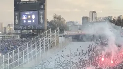 Un ataque con bengalas se puede advertir del lado de Colo Colo a la barra de la U