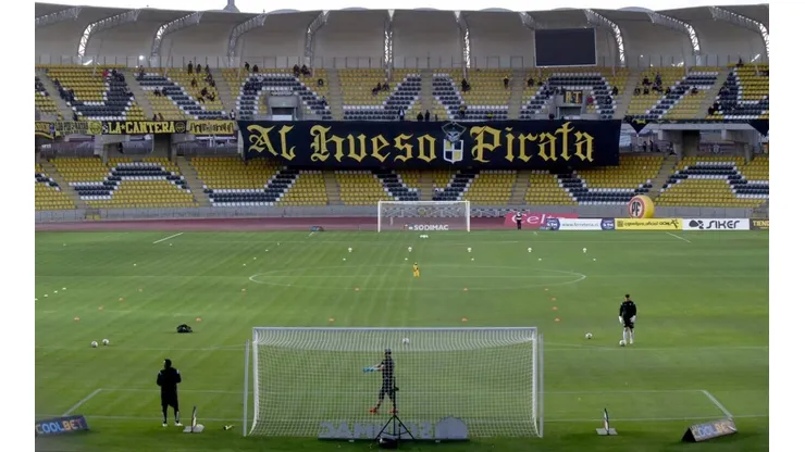 Revisa el estado de la cancha de Coquimbo