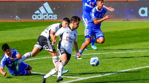 Llegó el día: Colo Colo y Universidad de Chile se vuelven a ver en el Superclásico del fútbol chileno en el Estadio Monumental.