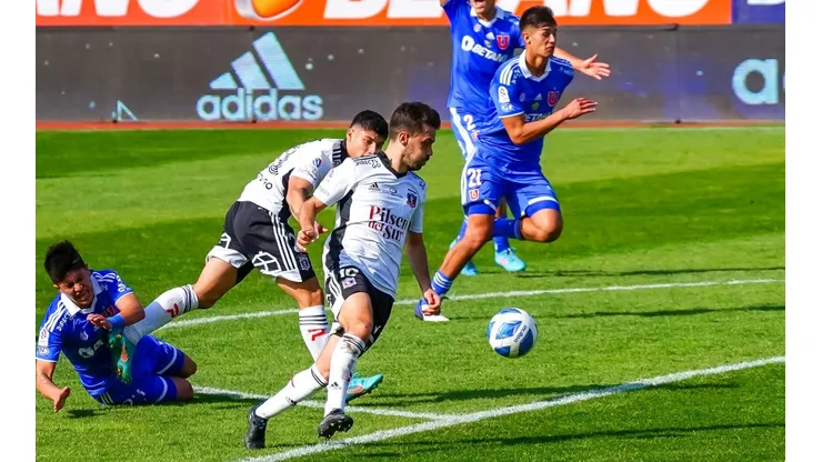 Llegó el día: Colo Colo y Universidad de Chile se vuelven a ver en el Superclásico del fútbol chileno en el Estadio Monumental.
