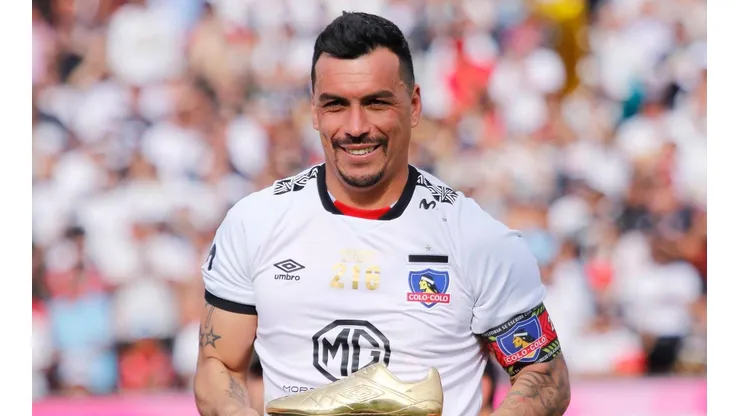 Esteban Paredes rectificó el horario de venta de entradas para su despedida.