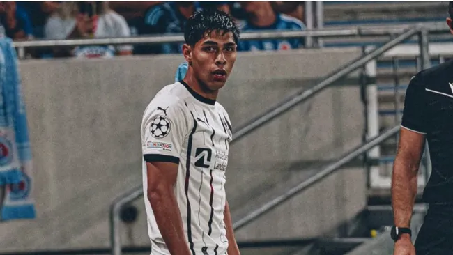 Darío Osorio fue expulsado en el duelo entre el Midtjylland y el Randers.