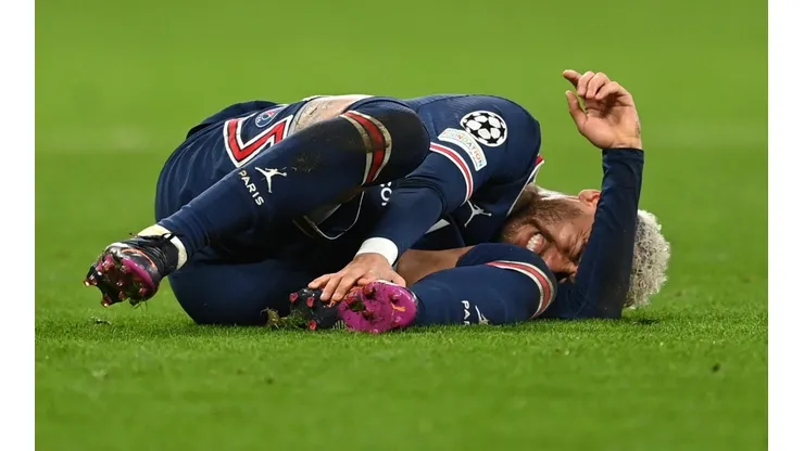 Neymar será baja durante tres o cuatro meses en el PSG.