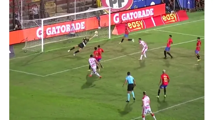 Pérez ahogó en varias oportunidades el grito de gol del León de Atacama.