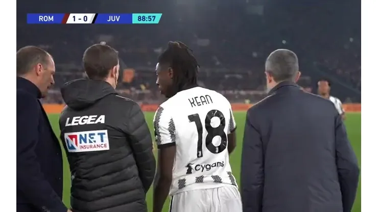 Moise Kean recibió tarjeta roja a los pocos segundos de haber ingresado.