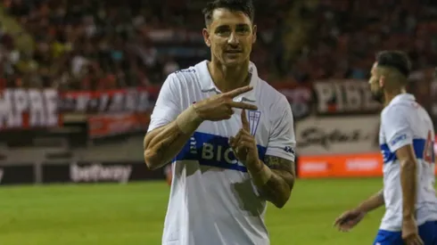 Gol de Fernando Zampedri permite dejar atrás a Jorge Aravena y va a la caza de otro histórico artillero