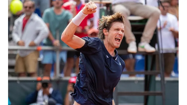 Jarry busca la final en Santiago