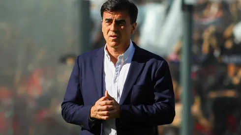 Quinteros prepara dos importantes cambios en su línea defensiva.