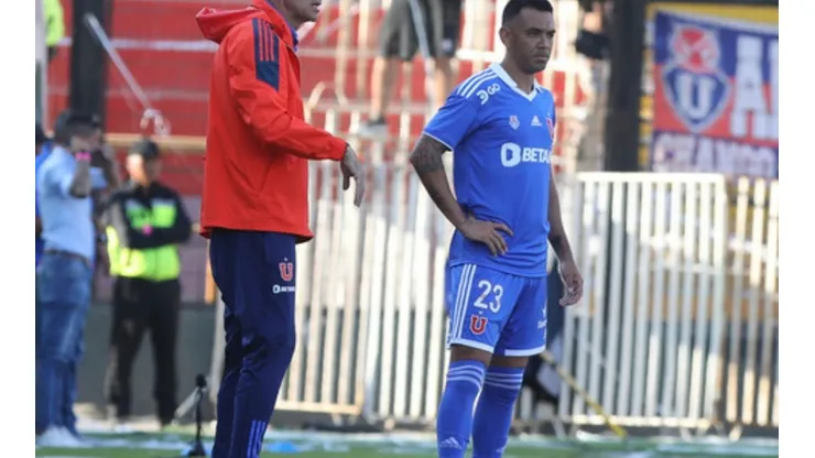 ¿Qué pasa con Nery Domínguez que juega poco y nada en la U de Mauricio Pellegrino?