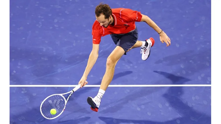 Daniil Medvedev superó a Novak Djokovic en las semifinales del ATP 500 de Dubái.