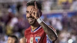 Genio y figura en Brasil: Lucero brilla en triunfo de Fortaleza al anotar un doblete