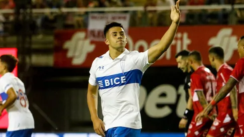 Los Cruzados vencieron por 2-1 a Ñublense