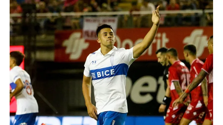 Los Cruzados vencieron por 2-1 a Ñublense