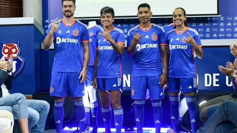 La camiseta de Universidad de Chile 2023 fue presentada en el CDA.