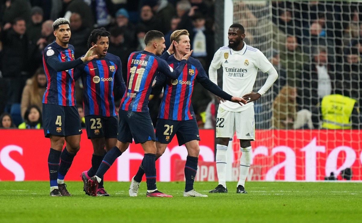 ¡Golpe en el Bernabéu! Barcelona derrota al Real Madrid y tiene la ...