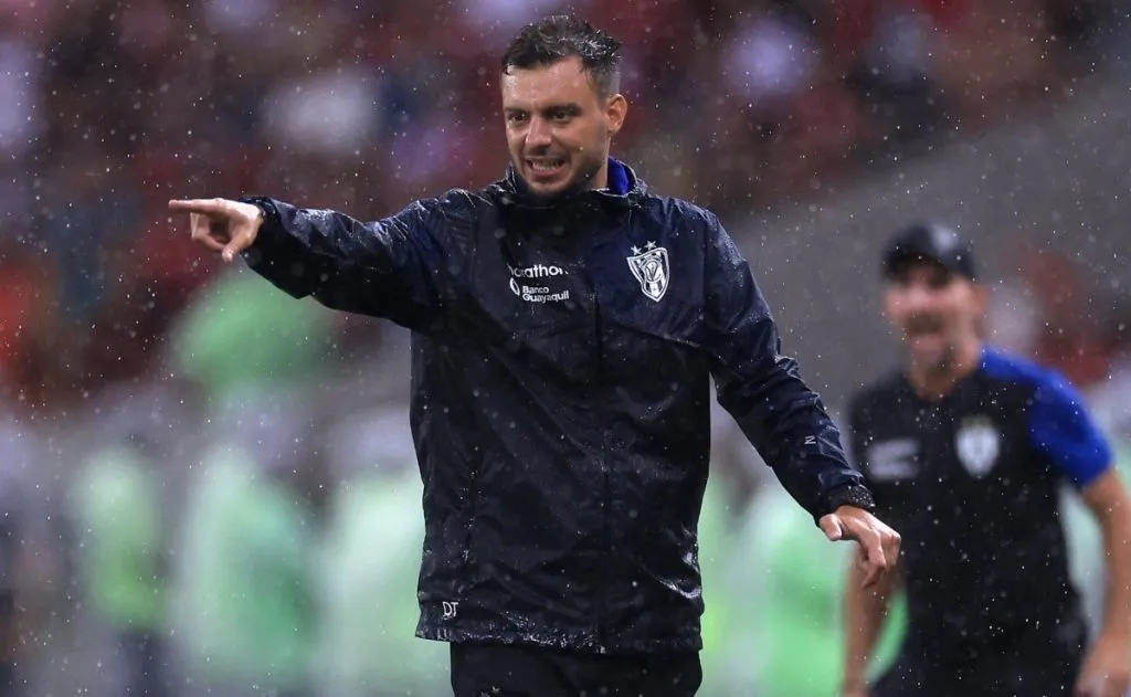 Martín Anselmi se llena de críticas por su rendimiento con el Porto.